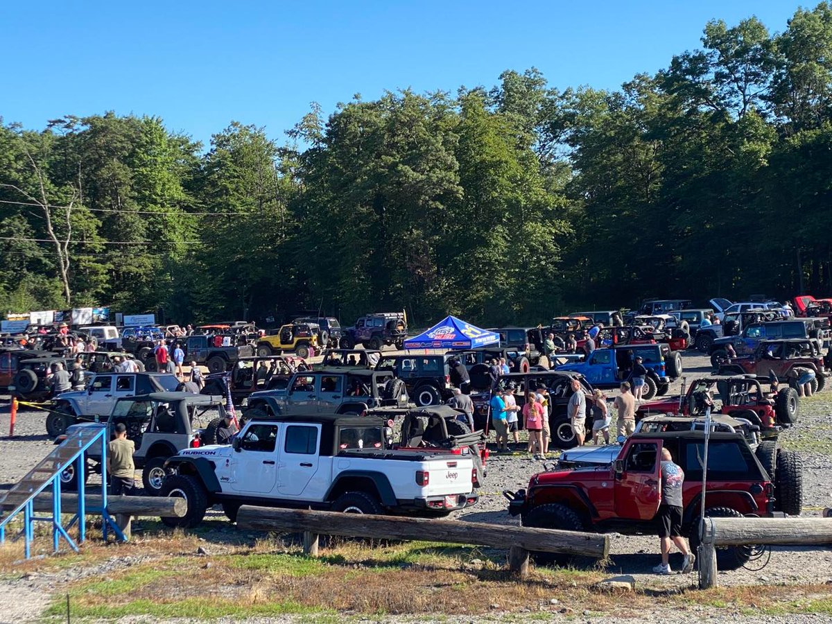 Quadratec's tweet photo. Amazing August weather in Tremont, Pennsylvania for the 14th annual @toplessfortatas Charity Wheeling Event. Great day to be off-road for a great cause. #quadratec #toplessfortatas #bcrfcure #bcrf #jeepnation #jeeplife #rauschcreek #offroading https://t.co/leE3HghWUS
