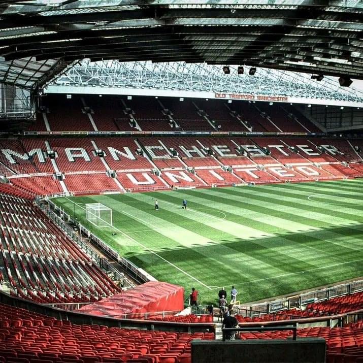 Glazerspissoff's tweet photo. 🚨🚨BREAKING | Manchester United fans are planning to empty Old Trafford when they face Liverpool in the Premier League next week as part of protest against the Glazers ownership.#mufc 

It long overdue 💪 #GlazersOut #glazersoutnow https://t.co/3bCjtIO8SV