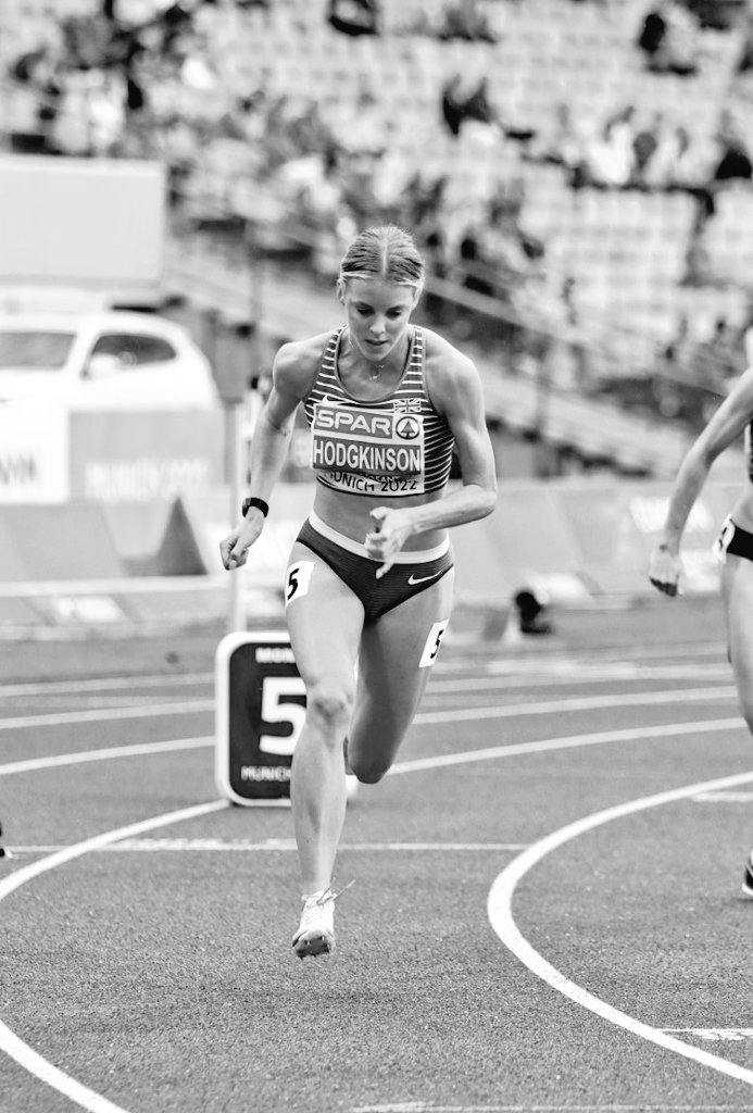 2:00. 67 sees @keelyhodgkinson through to the European Championships 800m final 🔥