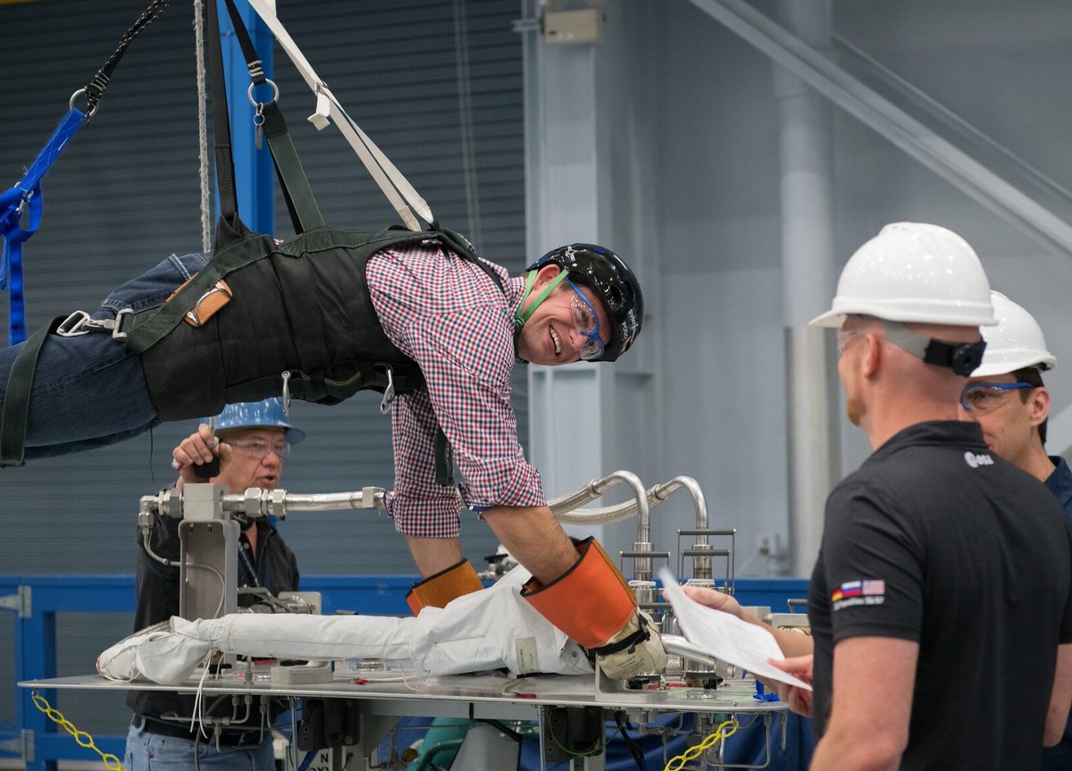esa's tweet photo. A stickler for detail, @Astro_Andreas demonstrates to designers exactly how he wants the 'raven' to look in his new #Huginn patch.
Not really ๐คฃ This is he and @Astro_Alex training for spacewalks in 2018. But see Andreas's new mission name and patch below ๐๐ #ReadyForFlight https://t.co/8i6Y1IaI76