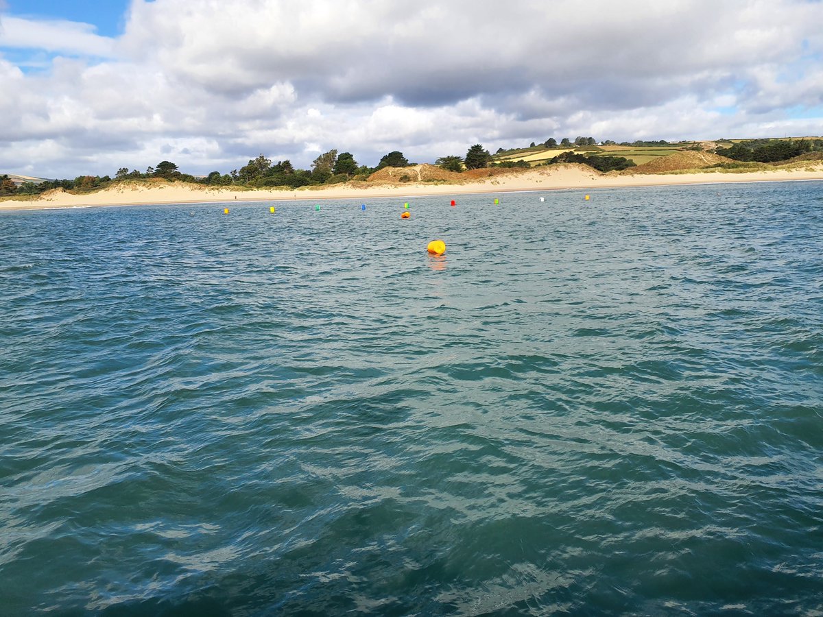 #HappyFriday  
We are busy this morning helping to deploy the marker buoys for this weekend's surf rescue course in Brittas Bay 
#Wicklowsurfrescue #watersafety #wicklow #safetyatsea