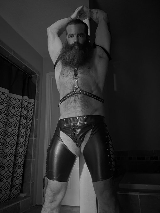 Tie my hands please https://t.co/fy4PJts4C1