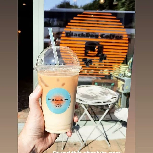 packthepooch's tweet photo. #dogfriendly cafe based in Enfield, Co. Meath. All dogs are welcome inside. Puppuccinos and dog treats are available. All doggie visitors feature on "Wall of Fame". Serving Creed Coffee, sandwiches, sweet treats and more. 
✨️ Link in bio ✨️
.
#dogfriendlycafe #packthepooch https://t.co/i1b0ld7lWP