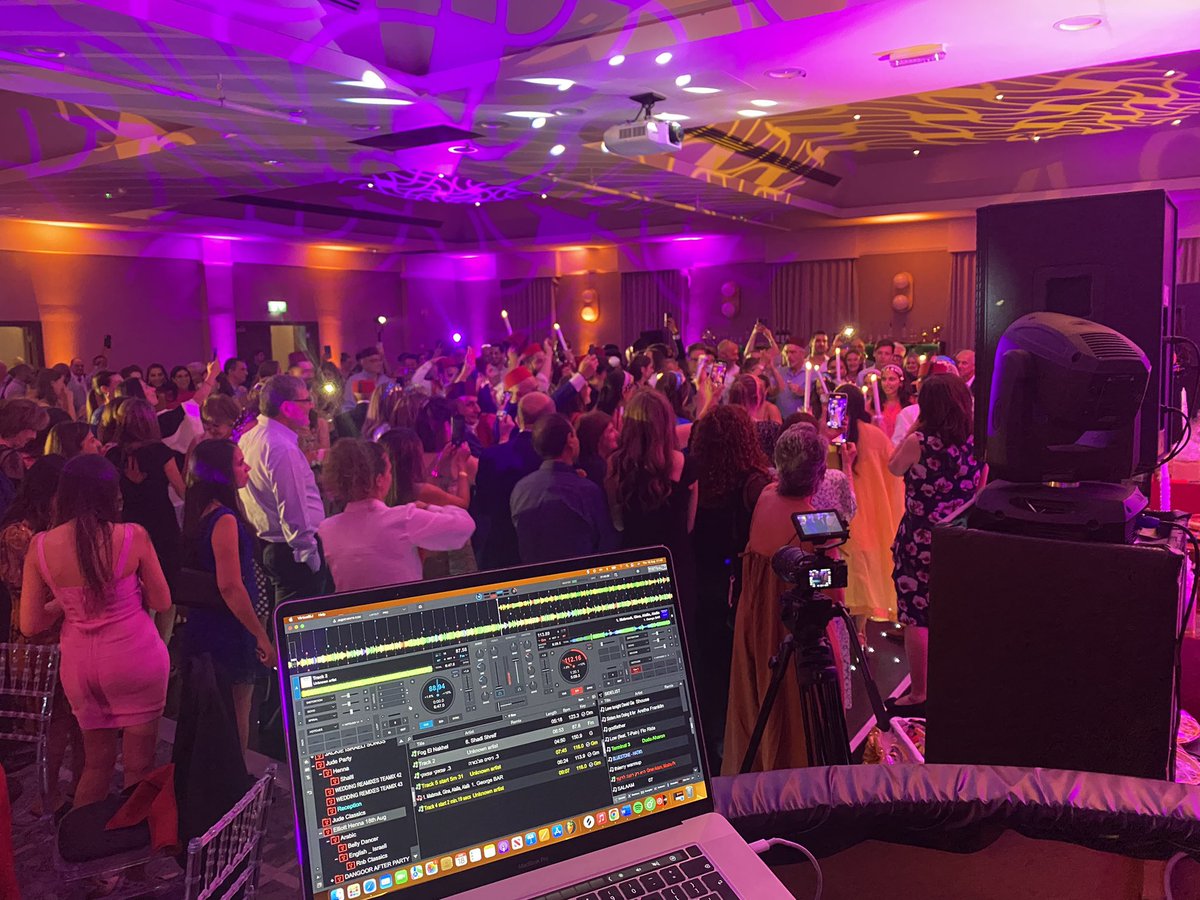 DJonnyBluestone's tweet photo. Last nights private event🔥 #hiltonwatford https://t.co/jNLON8Tcyj