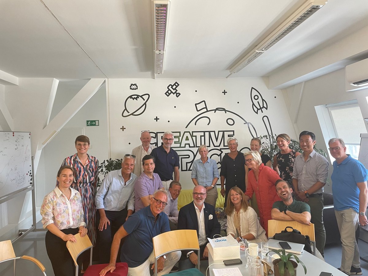 This was a wonderful discussion with the delegation of the city of Helsingborg <a href="/hbgstad/">Helsingborgs stad</a> on #digitization, #digitalhumanism, #innovation. Palle Lundberg (CEO of Helsingborg), <a href="/czernohorszky/">Eva Czernohorszky</a> <a href="/DigitalCityWien/">Digital City Wien</a> <a href="/DigitalesWien/">DigitalesWien</a>