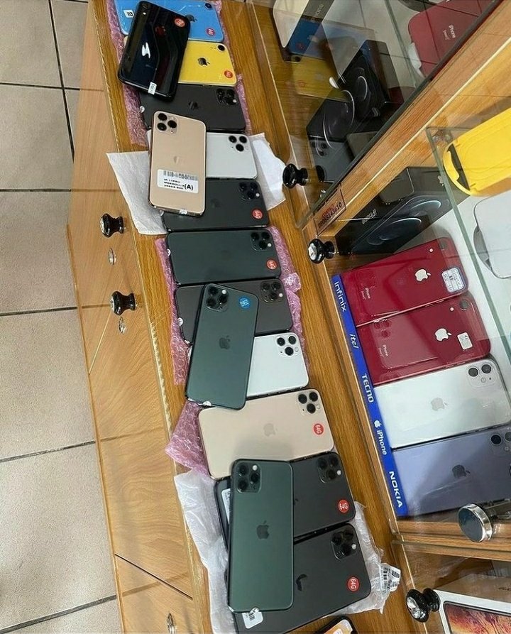 SmartStore4050's tweet image. UK used IPhone available in all colours,  place your order today