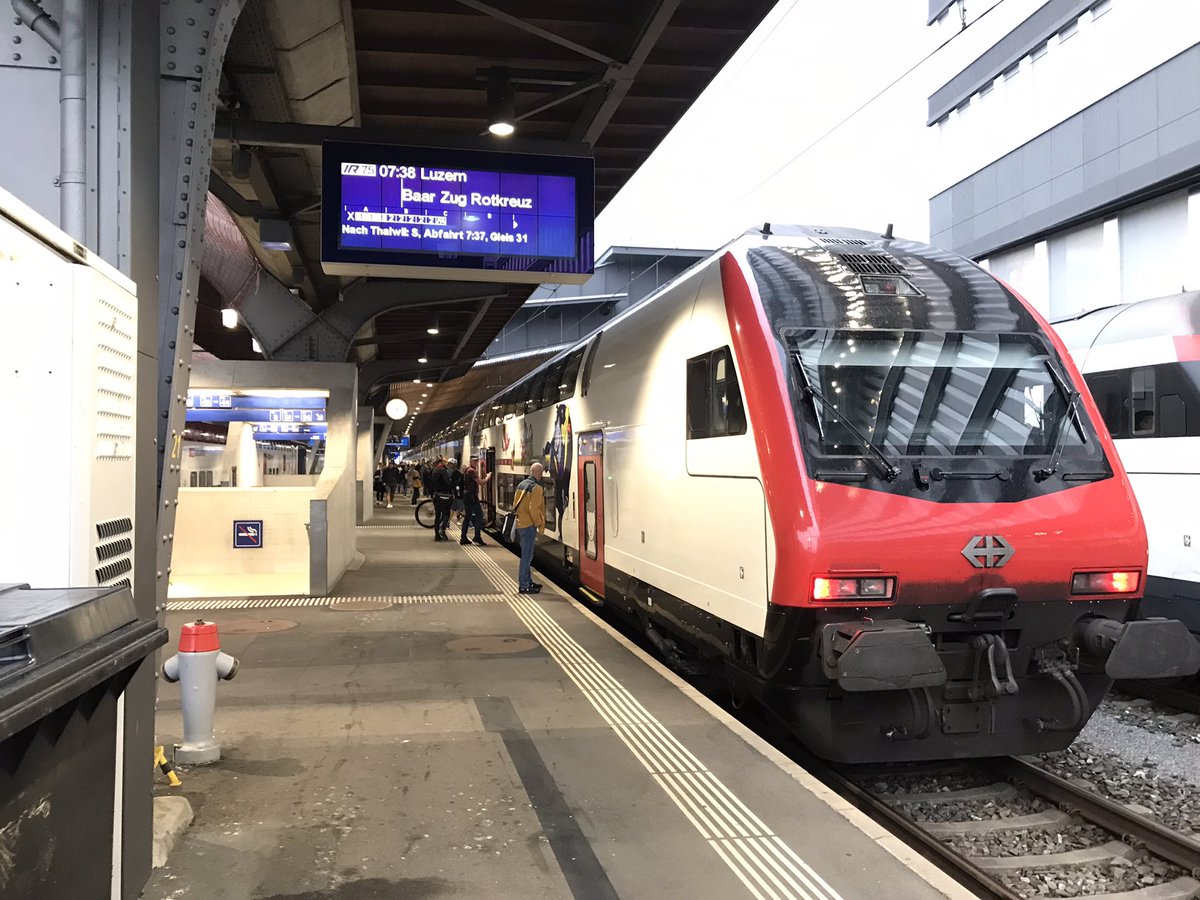 david_g_cooper's tweet photo. #60InAugust DAY 1️⃣9️⃣

▫️Train 26▫️
TRN2108 • 0738 Zürich Hb - Luzern 
▫️Train 27▫️
SBA21530 • 0842 Luzern - Alpnachstad https://t.co/utMEQuY95m