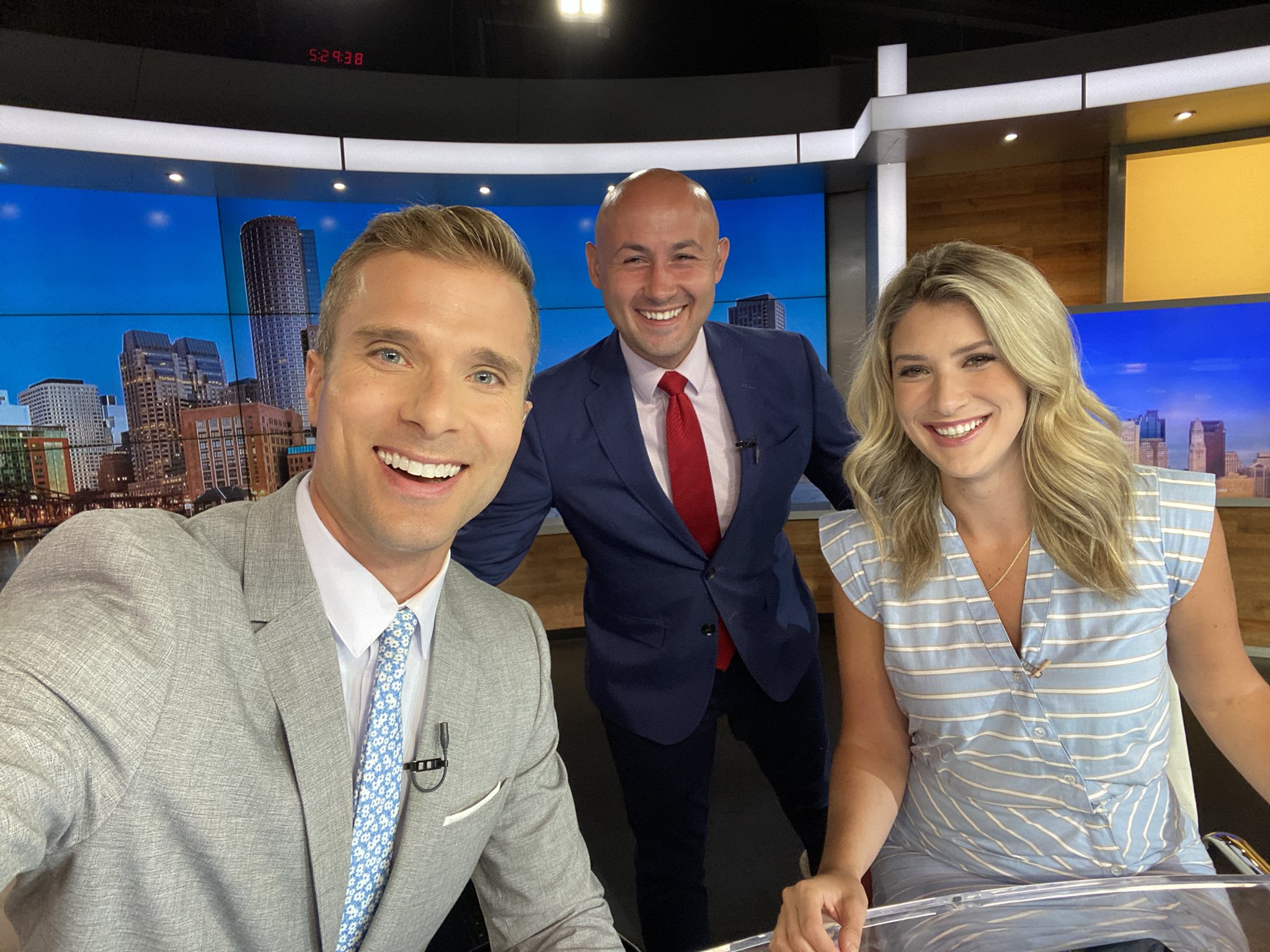 Dknwho Left Wbz Weather Team 12 - ir7xrku