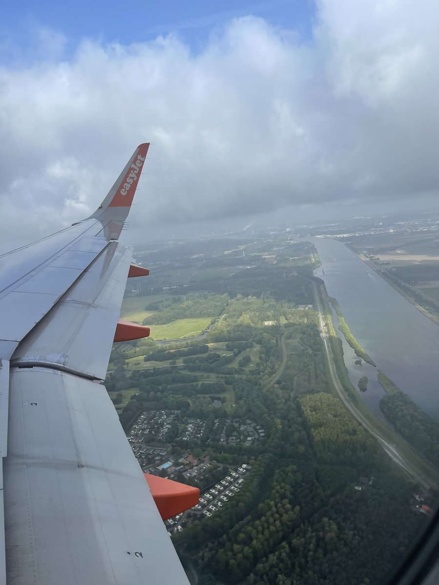 Welcome to Amsterdam….. enjoy sitting in passport control for over an hour! #Brexit #BrexitChaos