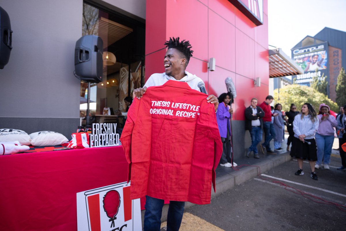 PlaymakersZA's tweet photo. On Wednesday we celebrated the official launch of the KFC Creative MashUp, a collaborative design programme between @KFCSA and @go2uj where @UJ_FADA students are given an opportunity to design staff uniforms at the KFC Melville restaurant👕
#KFCMashUp https://t.co/mGoeyGfvzp