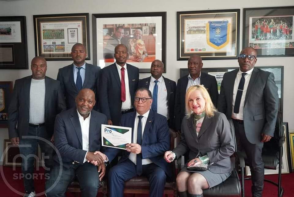 Mph__Motaung's tweet photo. [IN PICTURES] Dr Danny Jordaan with football people at SAFA house showering all sorts gifts and recognition to one of Africa's best coaches, Pitso Mosimane. We are indeed led. 

#WeOnTrack #WagonIsMoving https://t.co/BUvCxeLwEL