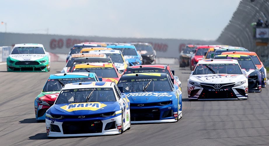 H4rvickismo29's tweet photo. Como parece que mucha gente va a ver la NASCAR este finde por razones obvias, he preparado un "glosario"/"traductor" de como algunos términos en 🇪🇺 cambian cuando vas a los 🇺🇸

Dentro hilo⬇️⬇️ https://t.co/9UDXsi9yyL