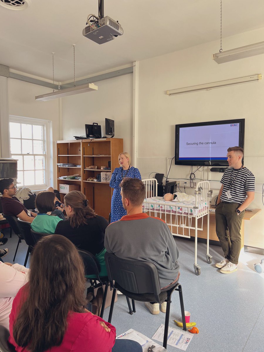 Fantastic start to today’s DVAC (Difficult Venous Access in Children) course- our very own <a href="/dr_emccorry/">Eimear McCorry</a> giving top tips on maximising success in paediatric blood-taking and cannulation! (<a href="/DrShaunKiwi/">Shaun O'Hagan</a> doing some solid cheerleading 😅)