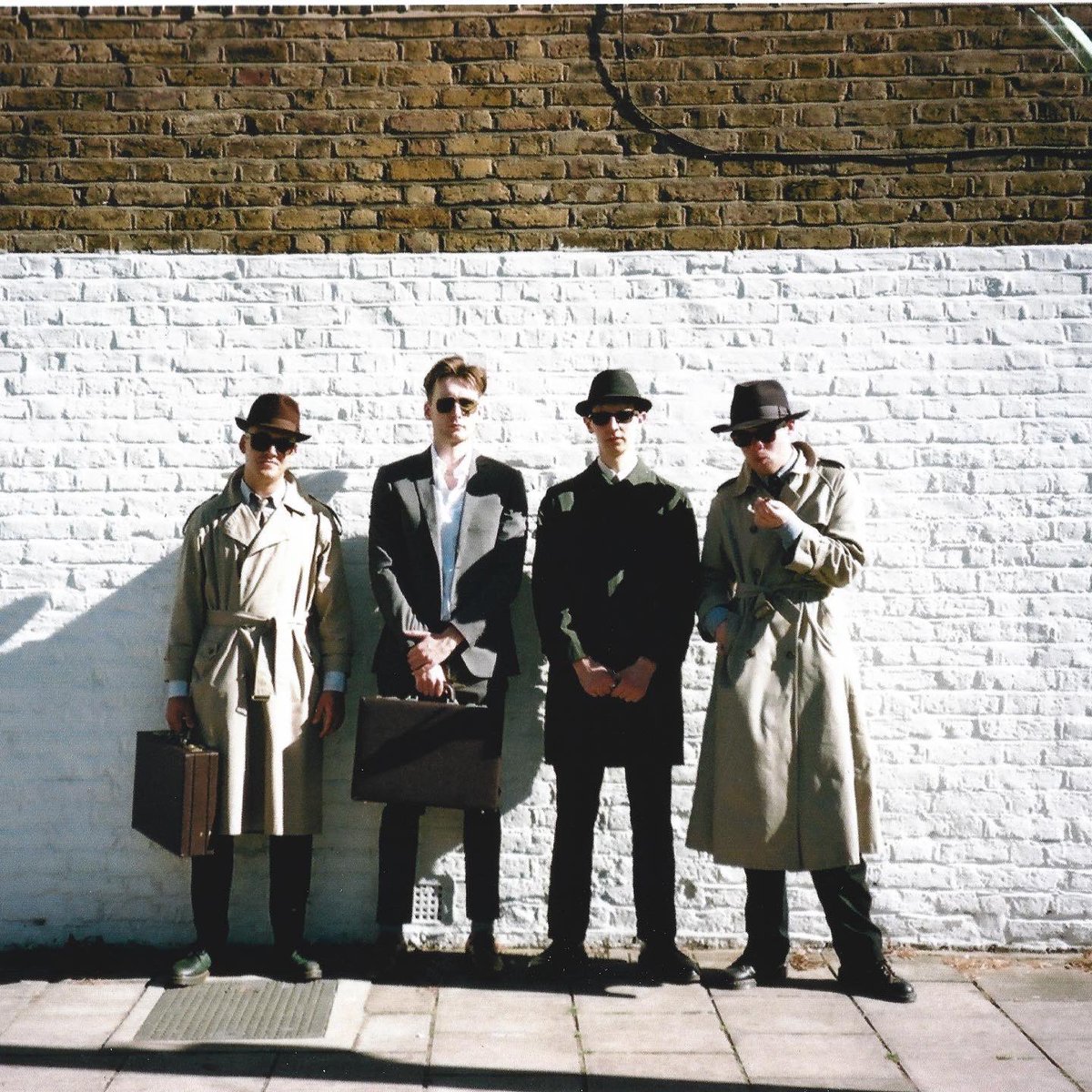 AverageLifeCom1's tweet image. GUILDFORD

This shady bunch are coming to play a rock show for you. It’s to celebrate the 16th birthday of the @BOILEROOM supporting the brilliant @thebugclubband with Hutch 

Tickets are available in the bio. Cook it.