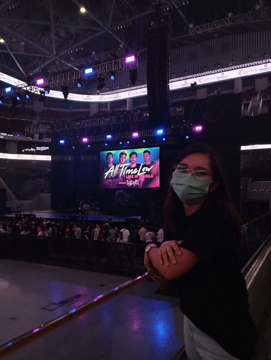 allitorn's tweet photo. Can't believe I am craving for Mondays huhu take me backkkk - 08.15.22 😭 #ATLInManila2022 #AllTimeLowInManila2022 https://t.co/KGerml7bSW