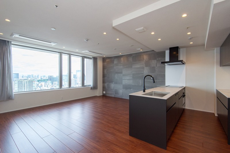 JpnRealtySTARTS's tweet photo. 42nd floor of High-rise Tower condo, walk distance to #Tsukishima and #Hatchobori Station.
Price: JPY151.8M ≒ USD1.12M ≒ EUR1.1M
Structure: Steel-framed RCS
Built: Jan 1999
Floor Plan: 2BR
Size: 78.29m2 / 842.7ft2
#realestate #property #petfriendly #sale #ChuoWard #Tokyo https://t.co/TZANheiGI0
