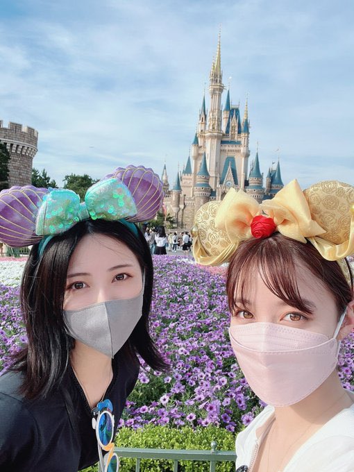 tmbmb's tweet photo. 浜辺美波と橋本環奈ブルベイエベの最高峰って感じで好き https://t.co/LgOkWo38EF