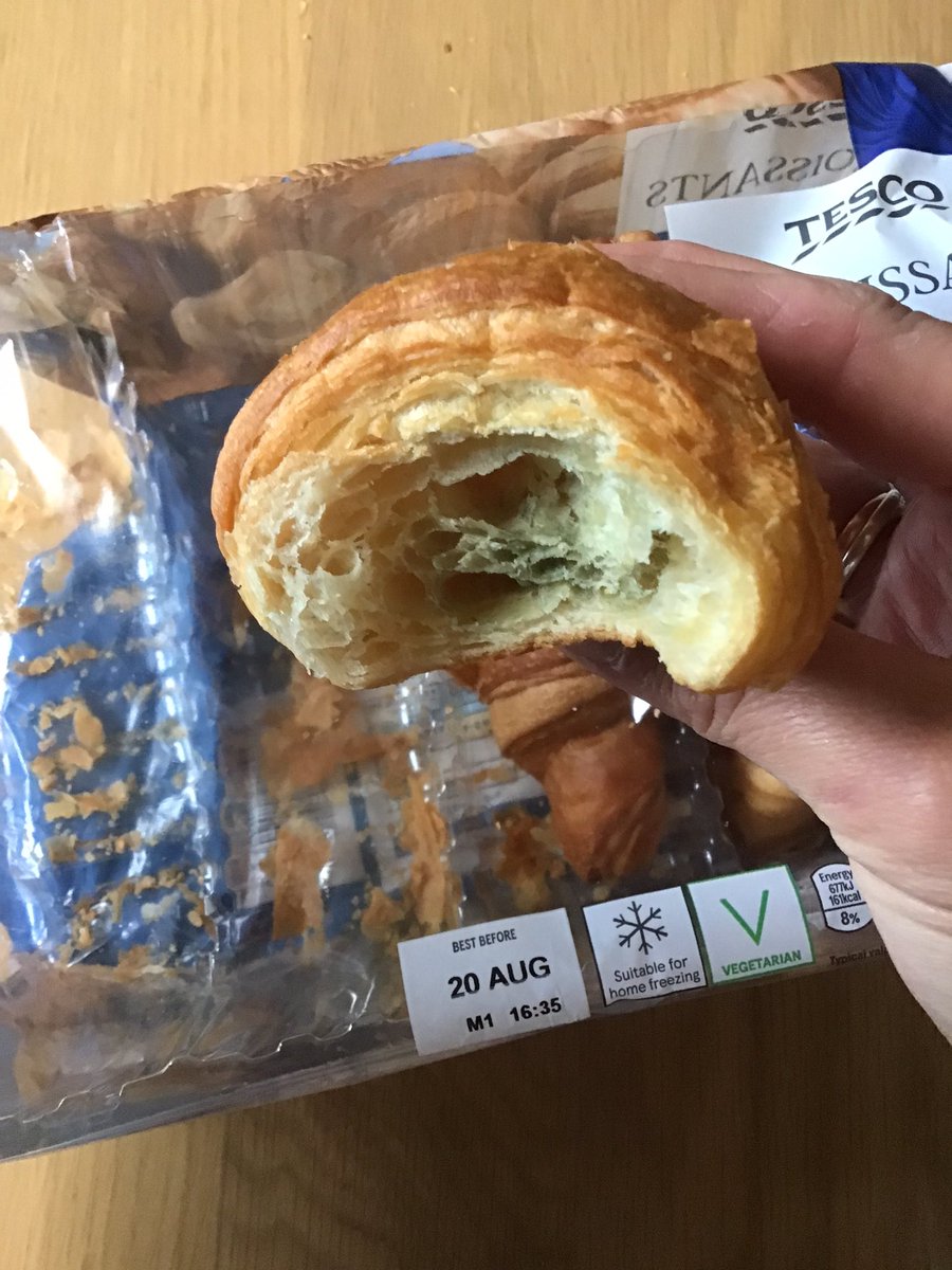 MMccracken71's tweet photo. @Tesco bit into my crossiant to find it mouldy inside https://t.co/idsfzyMB83