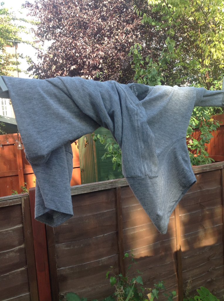 NickCouplandArt's tweet photo. This is the biggest fear of any pro-dryer...Loop-around.
Loop-around occurs when the wind/warmth ratio sways slightly to the former and can turn a perfect drying day into a potential musty nightmare.
Vigilance is the key, so tend to your line drying with care.
#gooddryingweather https://t.co/t2nyMQwfOW
