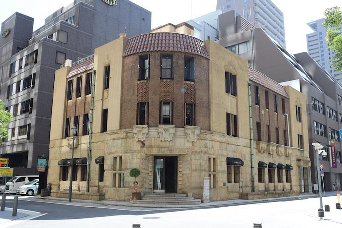 関西のR不動産は定期的に文化財物件があがってきてすごいな...戦前には花嫁学校としても使用されていた名近代建築ですってよ...!! 