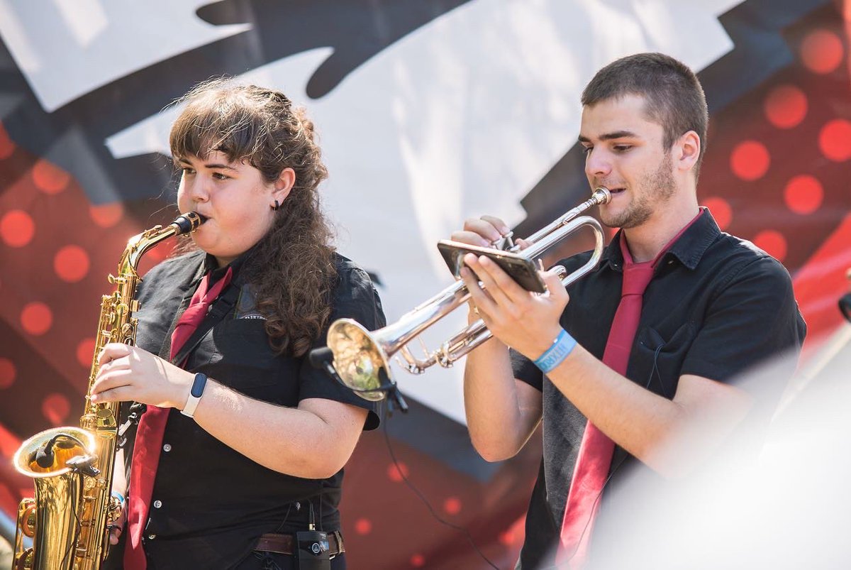 Hatortxurock's tweet photo. #HTX26 📸 Argazki bilduma
🎶 @elektrokela
.
.
#hatortxu #elektrokela #elektrotxaranga #auzolana #elkartasuna #hatortxurock #musikajaialdia #jaialdia #denaketxera #zeruahelmuga #etxera https://t.co/6PNFcmjd1b