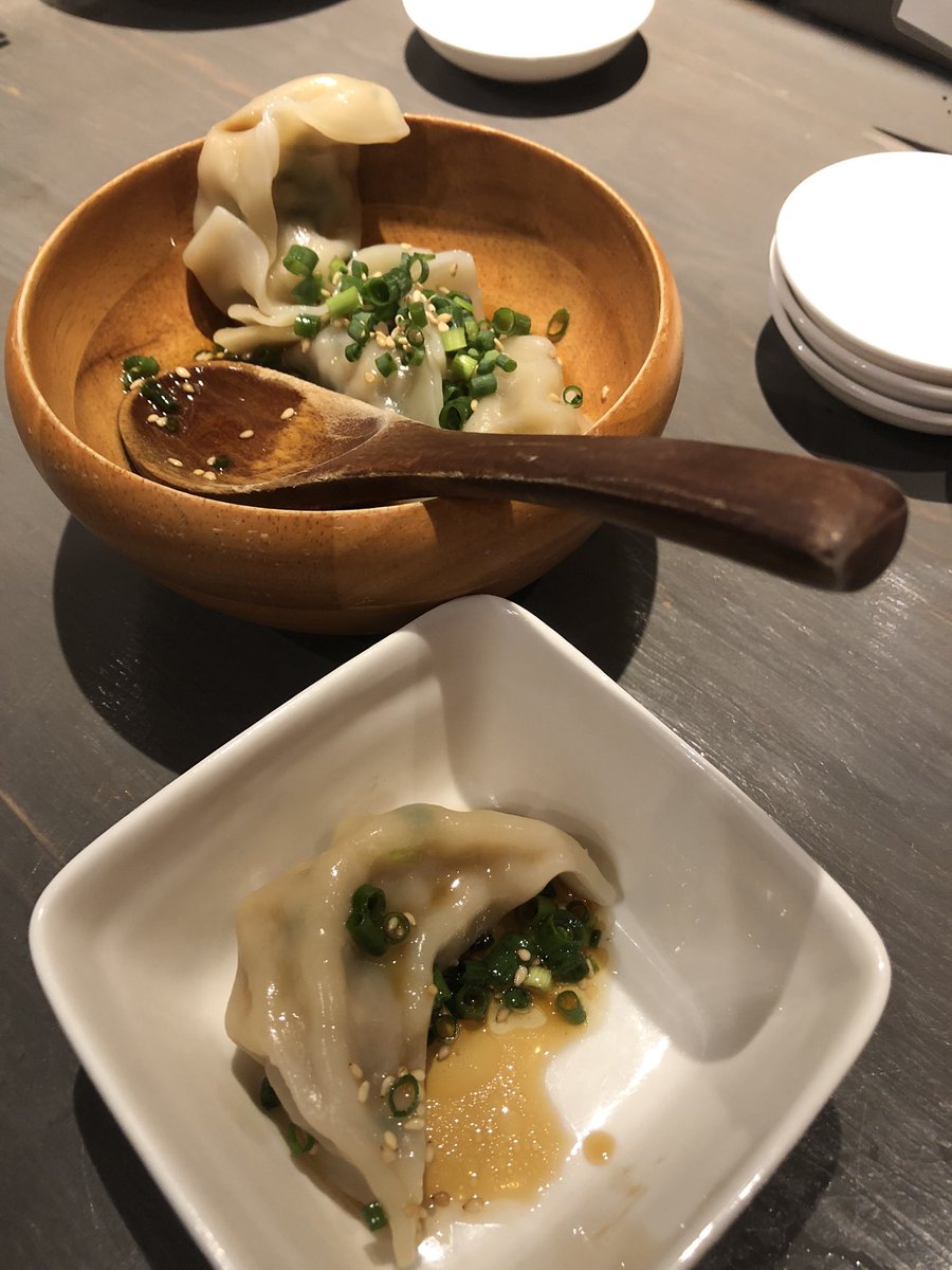 LYgtT4bLiLaOPZP's tweet photo. 大塚の餃子屋さんRENBOW。
大塚駅からも近くて気になってた!
ここの餃子はほんと美味い🥟
個人的には今まで食べた餃子の中で一番美味かった!日本酒も合う✨
13種類もあるからまた行きたいー🎶
#大塚 #renbow https://t.co/d11rsJjPnS