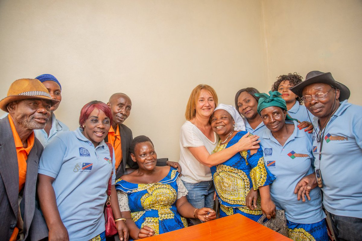 Visite du nouveau bâtiment abritant le bureau de #Muso à #buhene la joie des bénéficiaires après la remise des clés par Mme <a href="/ROCHETEAUChris1/">ROCHETEAU Christel</a> qui a représenté <a href="/sosenfants/">SOS Enfants</a> à cet événement.