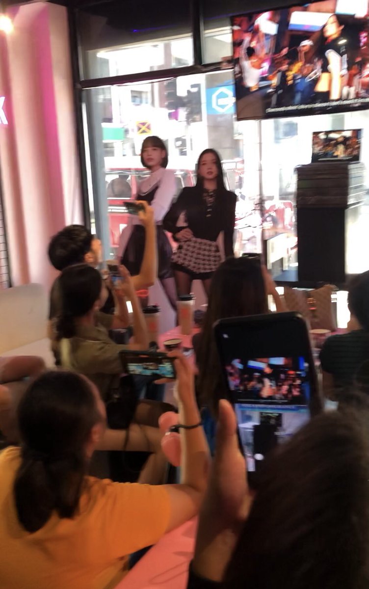 cafe_squareone's tweet photo. BLACKPINK BRING THE PAIN LIKE —

DAVAO BLINKS in the pink house. Indeed, it was worth the wait 😭

✨THANK YOU BLINKS ✨ 
#PINKVENOM  #BLACKPINK https://t.co/wlQkc4tNrY