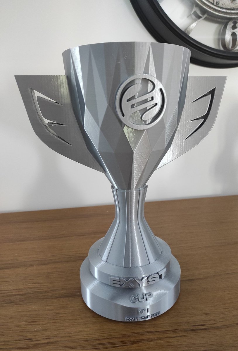ExystEsport's tweet photo. 🏆 Here it is : THE MYSTERY Prize.
You got it ! The #EXYSTCup2022 winners will win a REAL EXYST Cup.
Isn't that beautiful 🤯?

#tournament #weexyst #Competition #esports #rocketleague https://t.co/uO7coulymf