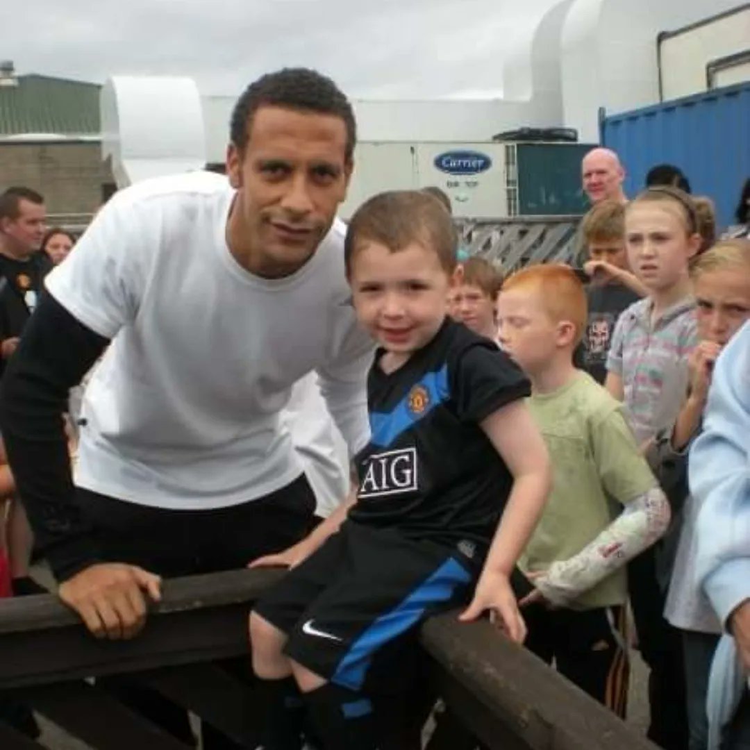 85Eclair's tweet image. Happy 17th Birthday to my legend Keane (after the legend Roy) pictured with another legend @rioferdy5 .... still a fan  #MUFC
