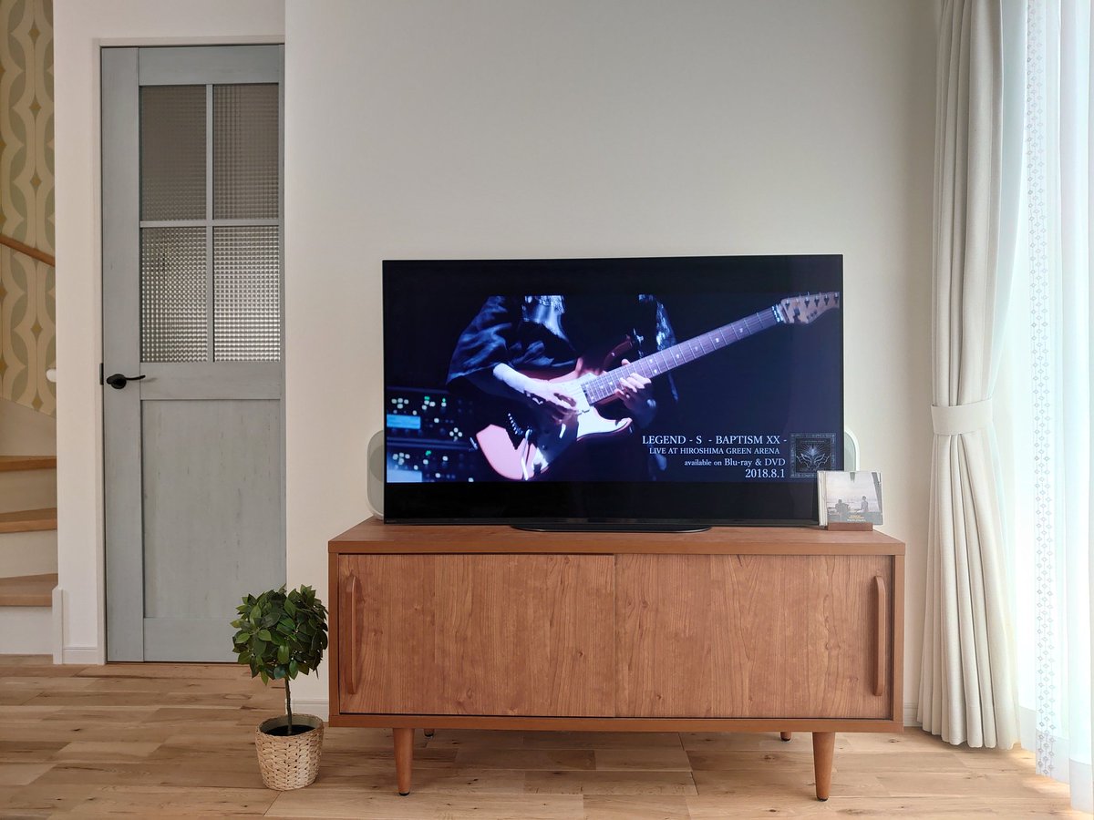 ribomi03's tweet photo. 妖精は自宅におらないかんので、テレビでYoutubeが観れるようになったついでに色々見ている(12年もののテレビをやっと買い替えた)。
#BABYMETAL
#Metallica https://t.co/P9zdi2PYhH