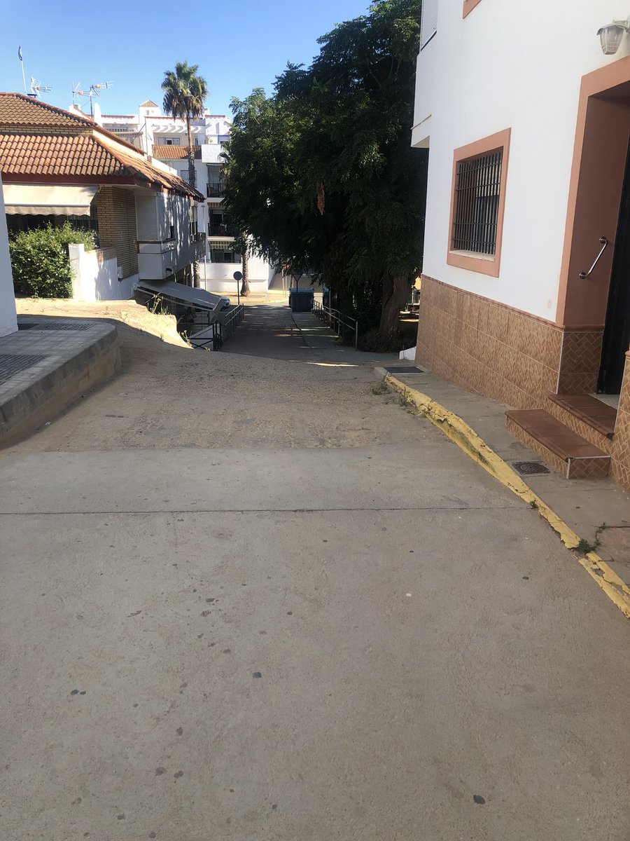 <a href="/AytoLepe/">AytoLepe</a> cuando habilitarán sus playas para que sean accesibles a todos??