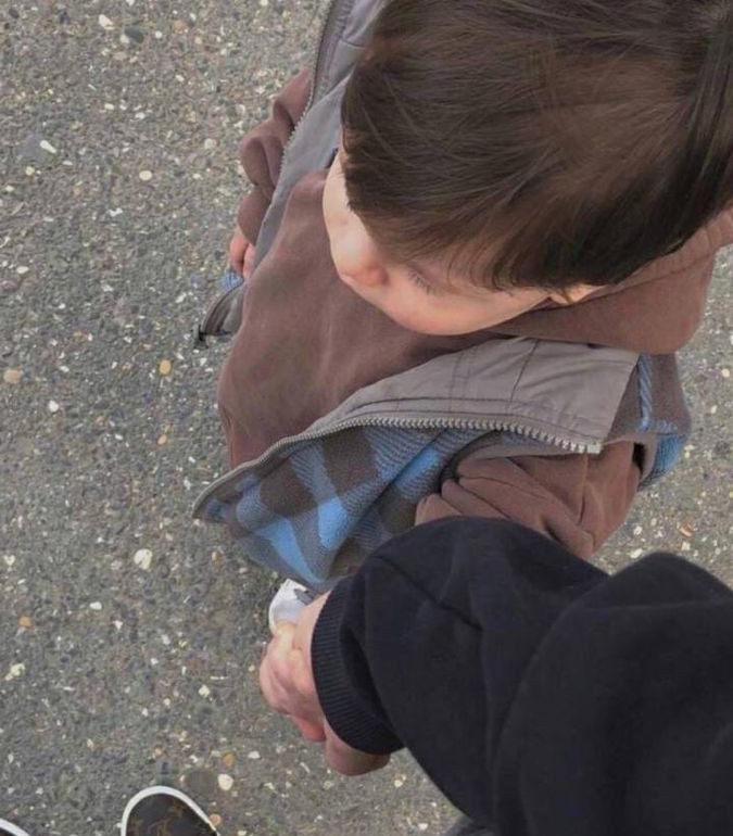ro_sius's tweet photo. 「 Cɑóticɑ Custodiɑ 」
⸻⸻⸻⸻⸻
#KrmalandAU  #Mpreg #RubegettaAU #Rubegetta

R se había dado cuenta que su pequeño sobrino merecía un lugar donde crecer de forma saludable y con todo el afecto que su "madre" no puede darle. https://t.co/5lOdiZsllF