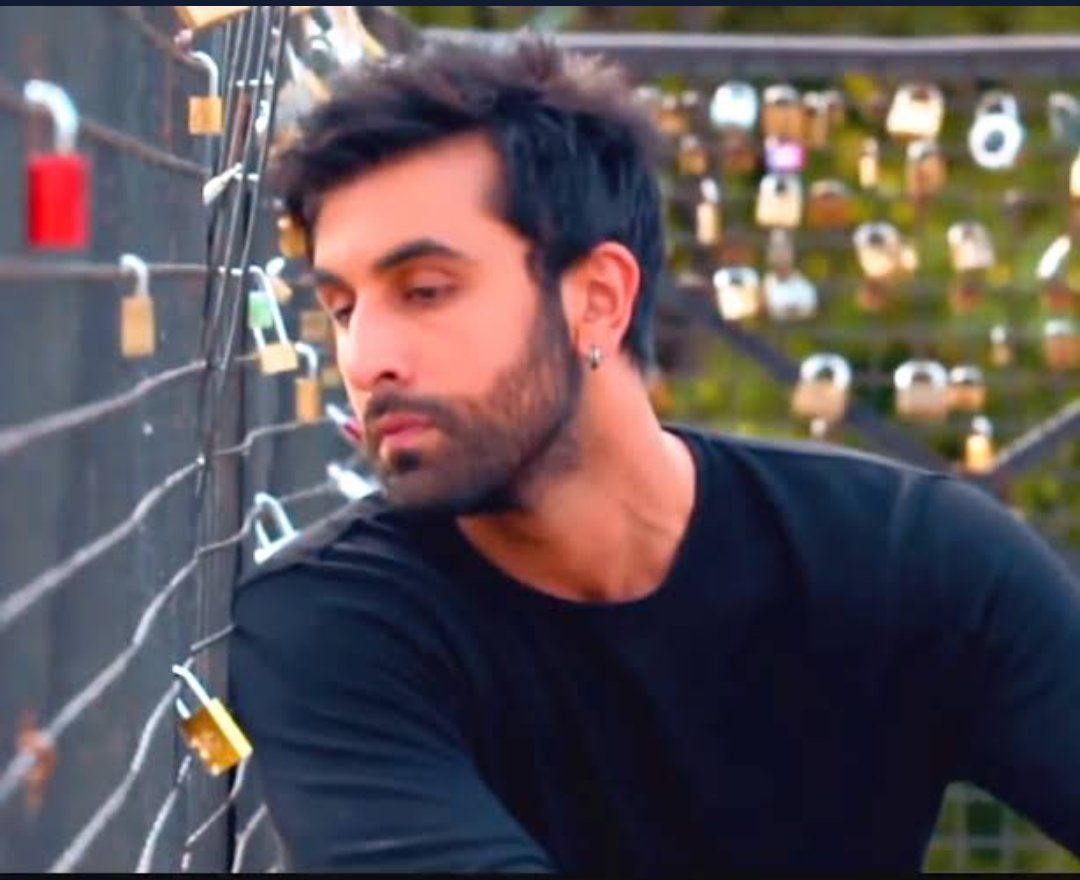 IamRealPriyank's tweet photo. I just want to travel the world like bunny and film it .
#yjhd https://t.co/8PYY0Ozxim