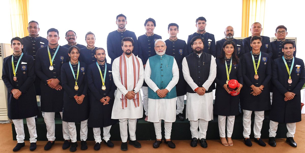 Indian Boxing Team with hon’ble Prime Minister And Sports Minister 🇮🇳