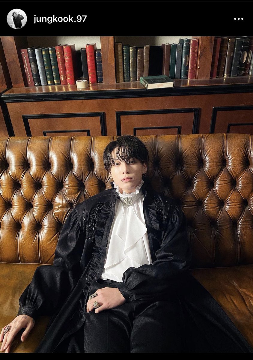_JoNaNa's tweet photo. I’m broken y’all! I kept tapping on JungKook’s chest thinking it’s the triangle play button 😭 @bts_bighit #JungKook #jungkookvampire #btsjungkook https://t.co/mI3gRLxENe