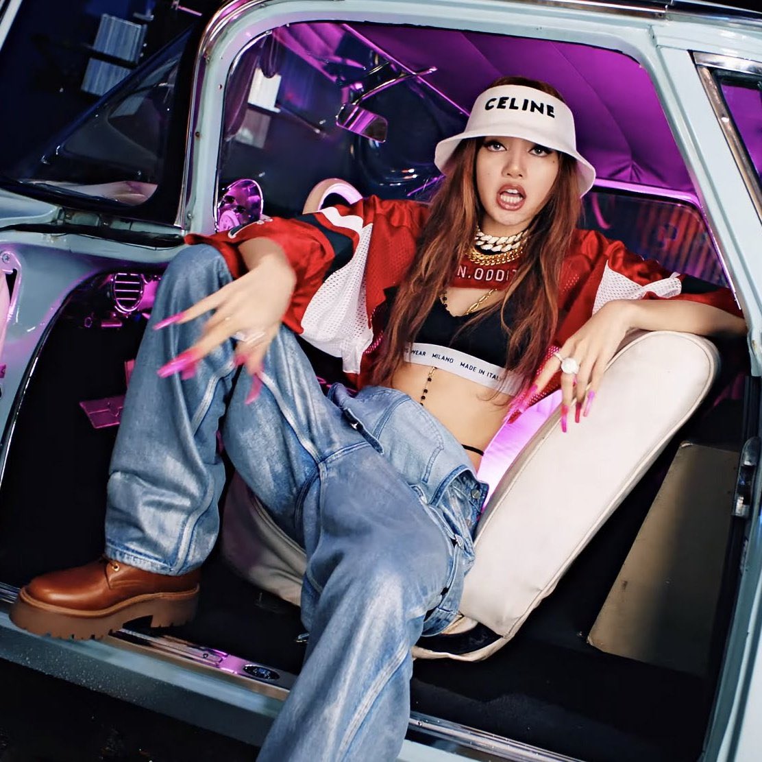 GybWsps's tweet photo. เอาอยูาทุกlook  น้อง LISA #PINKVENOM #LISA #LALISA https://t.co/j8t5pGYcww
