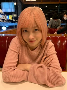 橋本環奈、ピンク×ボブヘアの撮影オフショット公開！ 「可愛いオフショありがとう」「惚れなおしました」 - All About NEWS