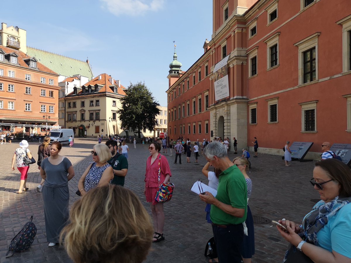 St_Hoppe's tweet photo. #palamusto gestern vor dem königlichen Schloss in Warschau https://t.co/R087C7UYgM