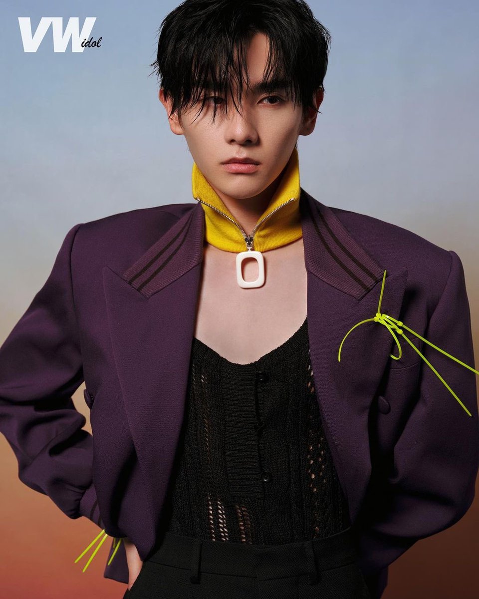 dearnaninenai's tweet photo. 2022.08.18. Nine's IG
.
#นายท่านกรชิต #INTO1Nine #高卿尘
#Nine with #VWMagazine 💜💛🖤 https://t.co/6W5nkIbBIW