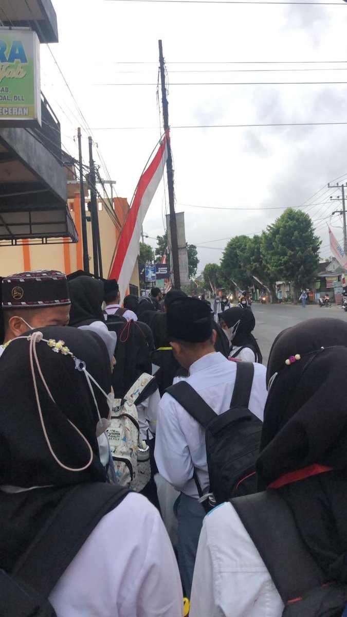 NabilaNurkumala's tweet photo. Barokallah,, PBAK Ini telah membuka benak hati saya, untuk manjadi mahasiswa yg sesungguhnya..
#MabaUINSATU2022
#DEMAFUAD2022
#PBAKFUAD2022
#Kesadaran
#KesadaranRapuhMahasiswaRuntuh
#Marimenggunakanbudi
#Bertindakdenganhatinurani
#JAMFUD https://t.co/4ZT8qDEJSh