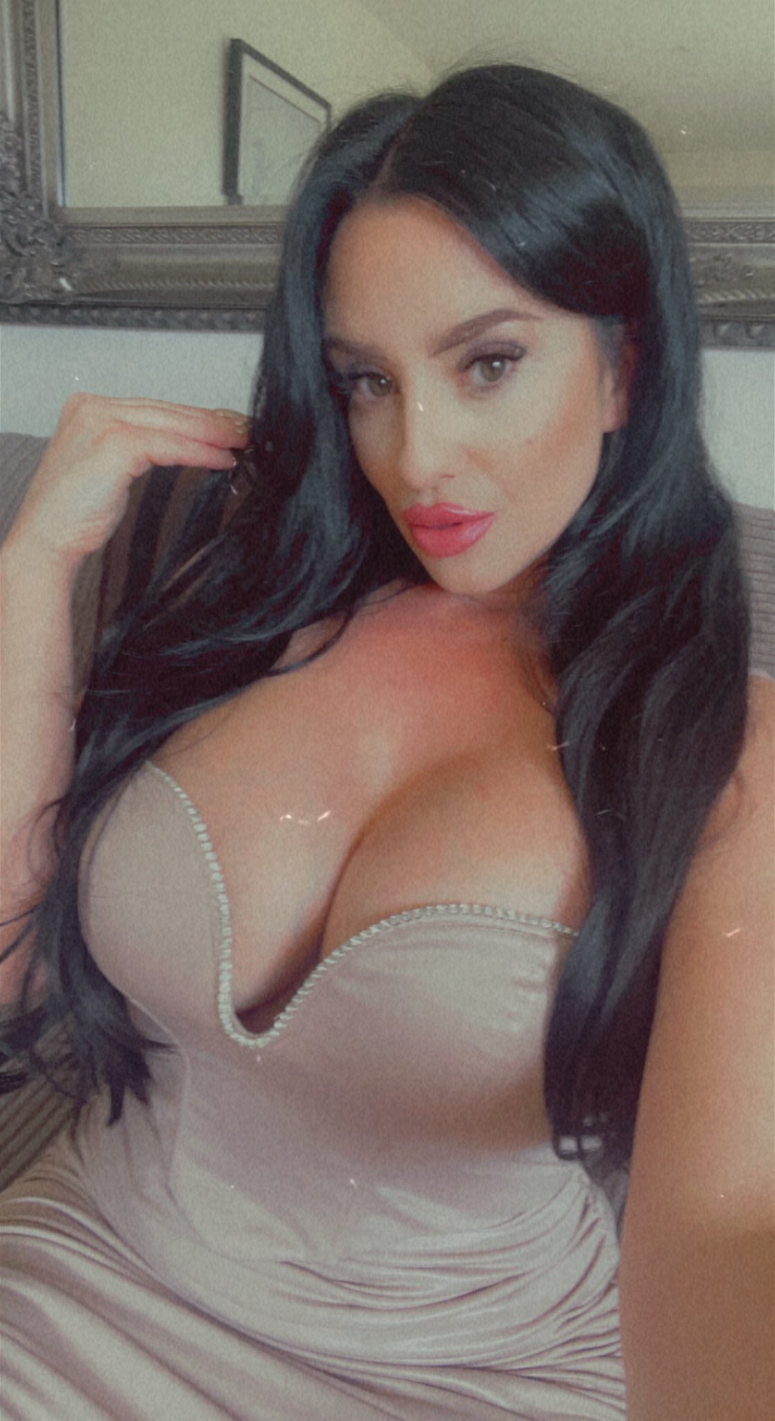 Tara May on Twitter: "12 MONTHS FREE TO MY ONLY FANS 🫢 first time ever giveaway! Claim now