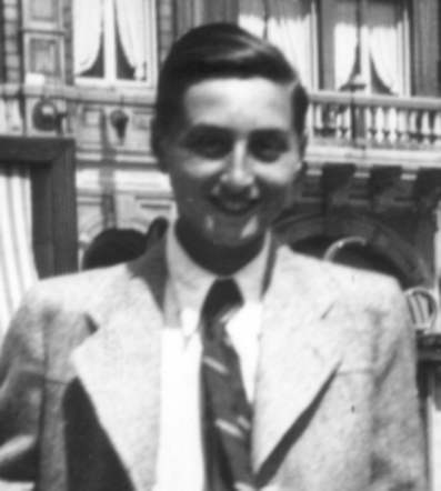 AuschwitzMuseum's tweet photo. 19 August 1924 | An Austrian Jew, Heinrich Bettelheim, was born in Vienna. 

In February 1943 he was deported to #Auschwitz. He did not survive. https://t.co/bA7gDpdwtR