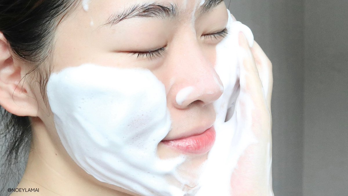 noeylamai's tweet photo. โฟมล้างหน้ายูเซอริน Pro Acne Soft Cleansing Foam อันนี้ ใช้ดีมากกกๆๆ เราเป็นคนผิวแพ้ง่าย สิวขึ้นง่ายด้วย ตั้งแต่เปลี่ยนมาใช้ตัวนี้ คือสิวลดลง สิวใหม่ไม่ค่อยขึ้น หน้ามันน้อยลง คือเริ่ดสำหรับผิวเป็นสิว แพ้ง่ายแบบเรา https://t.co/x0WxWMixF7