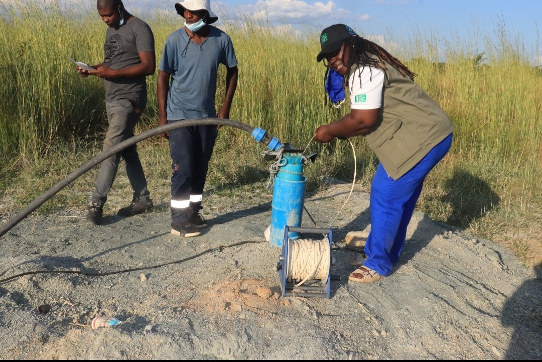 URBProject's tweet photo. #ItTakesAVillage to build food  security and resilience aganist shocks and stressors. 
This #WorldHumanitarianDay,as @URBProject we promote food security through increasing income.
#ItTakesAVillage 
#WHD2022 
#BuildingResilience💪 https://t.co/T6Lp1uinAX