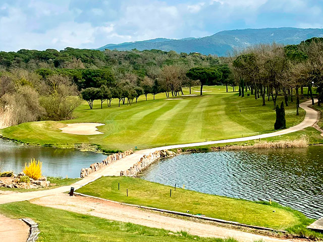 El golf en Barcelona, destino Biosphere por su nivel de sostenibilidad y responsabilidad ⛳️👇 #BarcelonaGolf #GolfinBarcelona bit.ly/3dzLMVX