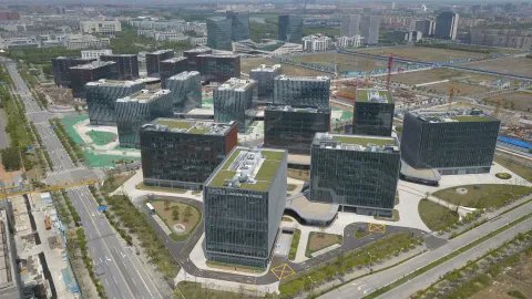 Lingang special area has unveiled a three-year action plan for accelerating the development of the integrated circuits industry chain. It aims to build the "Oriental chips port". Contact us to develop your business in China! 
buff.ly/3AmK1o0