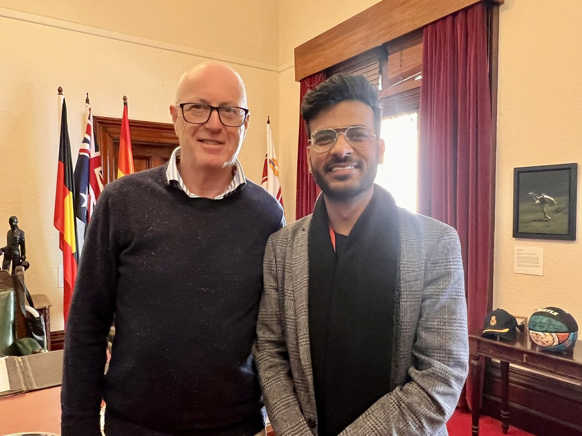 meDevendraSingh's tweet photo. Pleasure meeting @LordMayorMelb @sallycapp, Peter Armstrong from #InvestMelbourne and Mark Cochrane-Holley from @cityofmelbourne to discuss the #opportunities that #Melbourne should offer to the ever increasing and ever amazing #international #students population! https://t.co/31RgRfUuPE