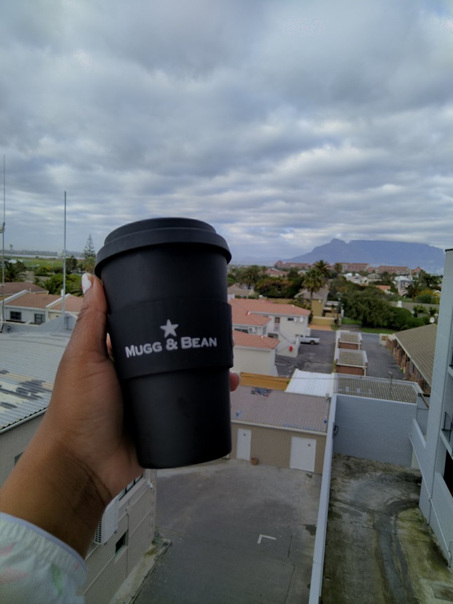 ThabileSMhlungu's tweet photo. @Mugg_and_Bean I love my MUGG and BEAN Travel mug π«Άπππ€©π₯°β€οΈ
πΈ #MuggShot @Mugg_and_Bean https://t.co/fetMF01mTA