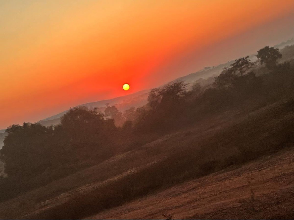 phiri_liyah's tweet photo. Mwauka Tyani ?
#Destinationzambia 
#EasternProvince
#SuperbZambia
#PETAUKE https://t.co/qCFtE2l7tr
